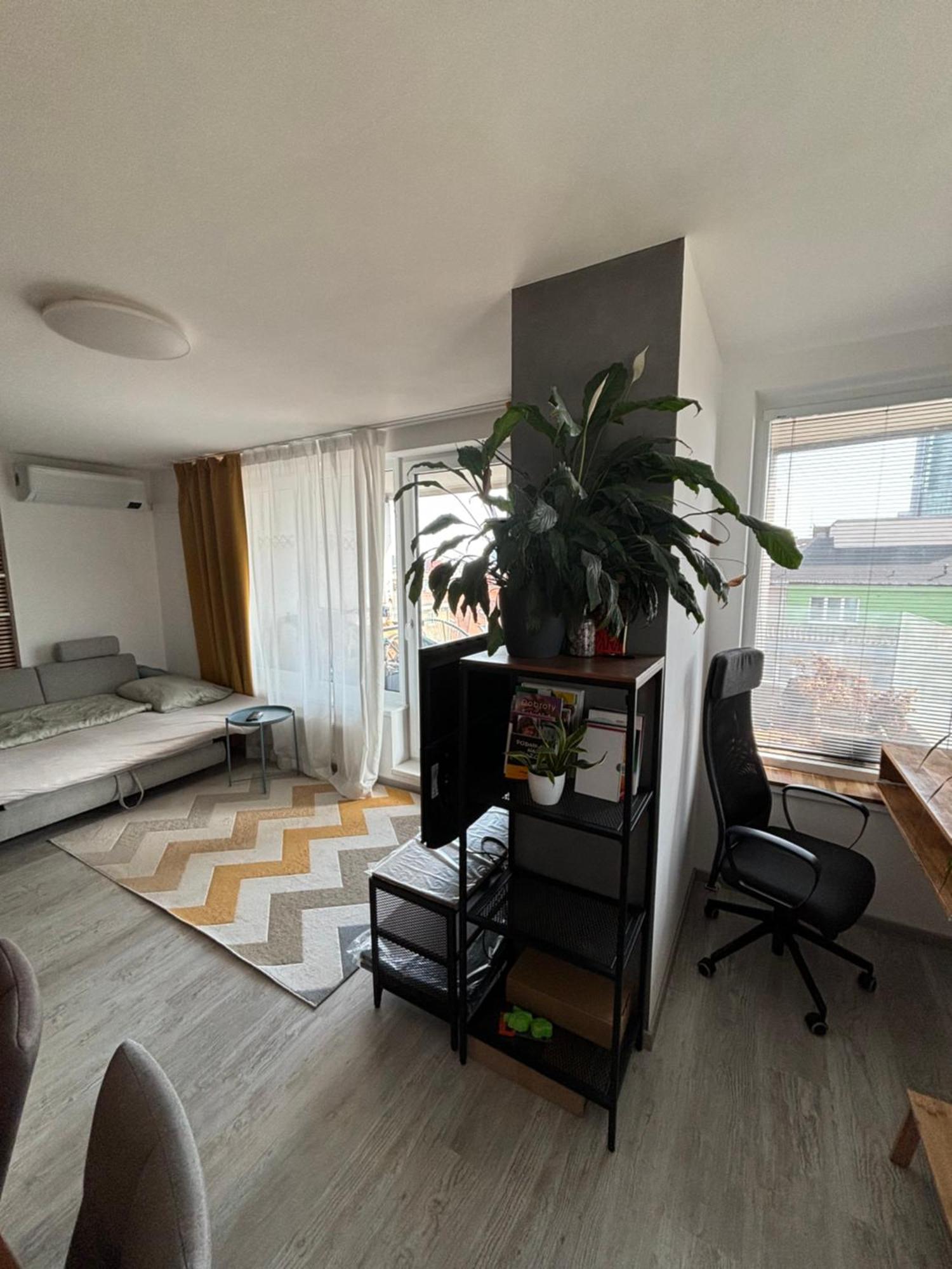 Premiere Apartment Bratislava - Private Parking المظهر الخارجي الصورة