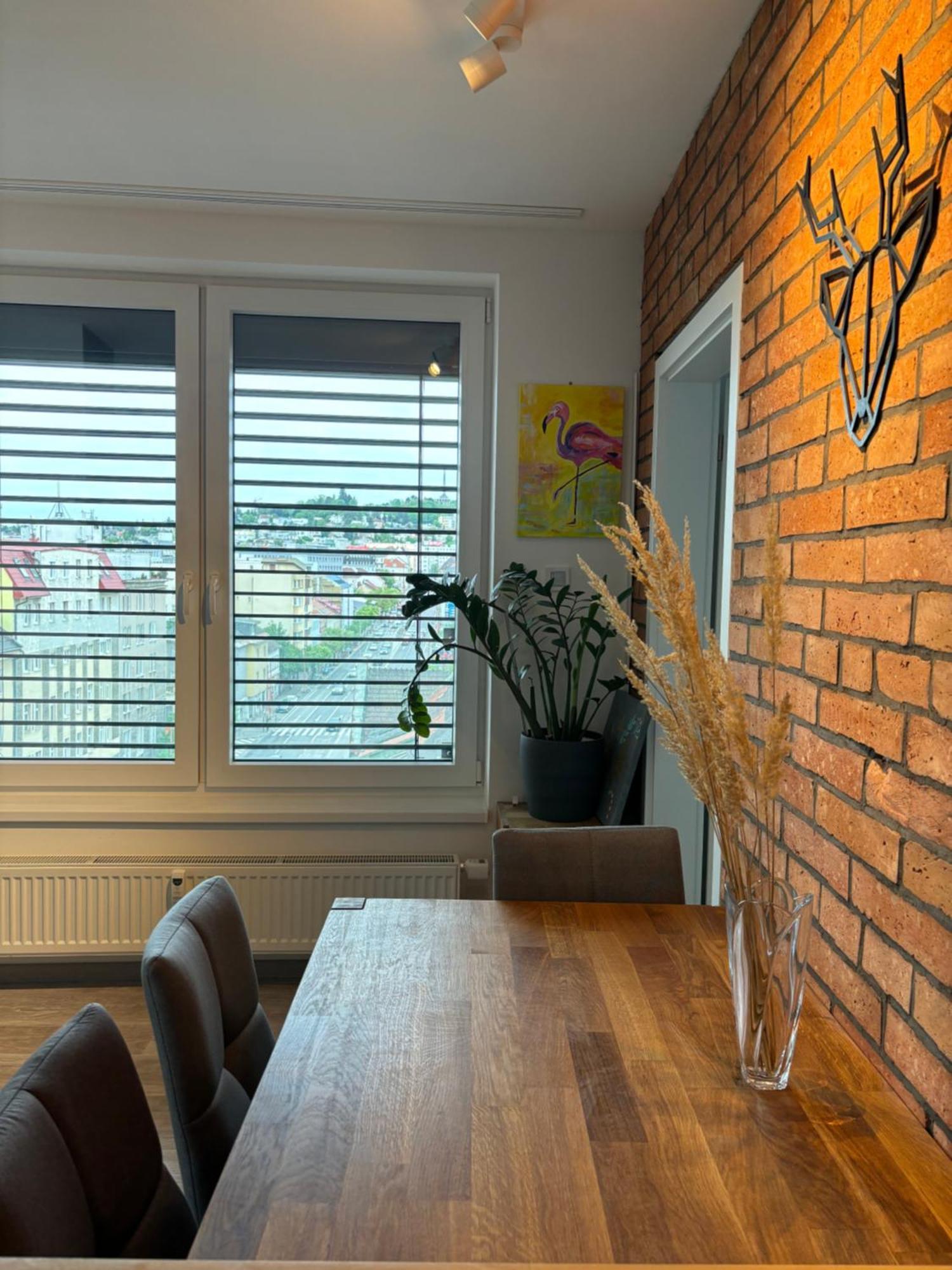 Premiere Apartment Bratislava - Private Parking المظهر الخارجي الصورة
