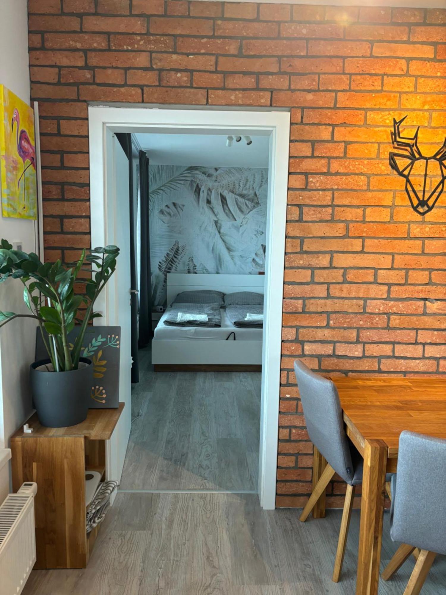 Premiere Apartment Bratislava - Private Parking المظهر الخارجي الصورة