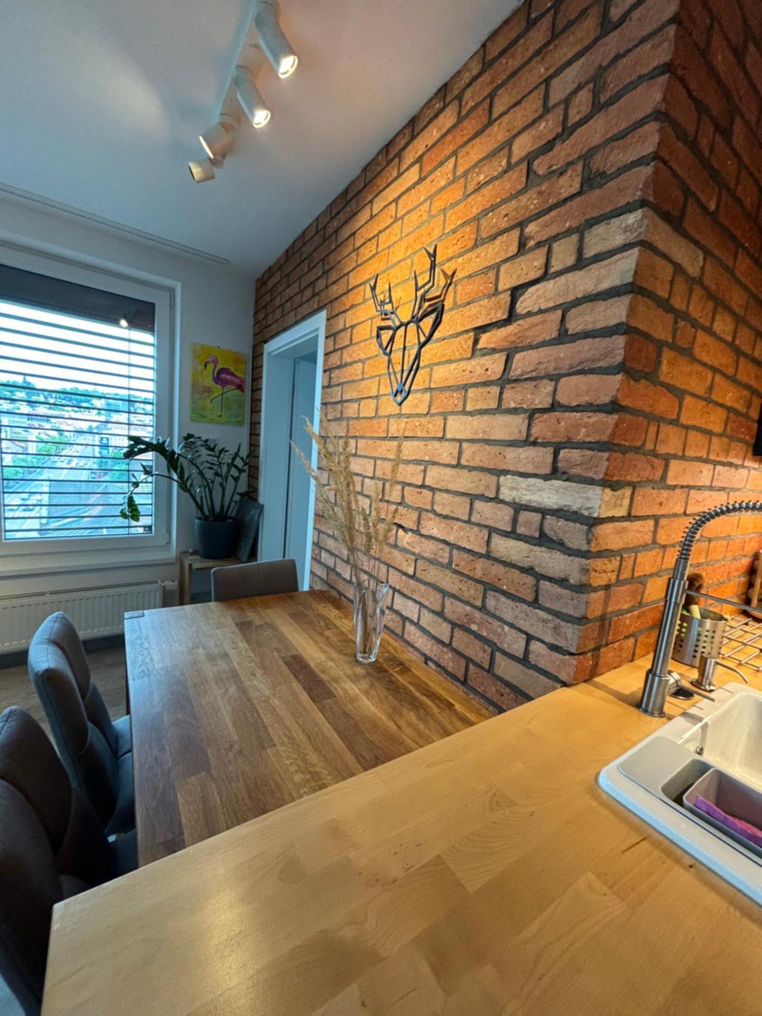 Premiere Apartment Bratislava - Private Parking المظهر الخارجي الصورة